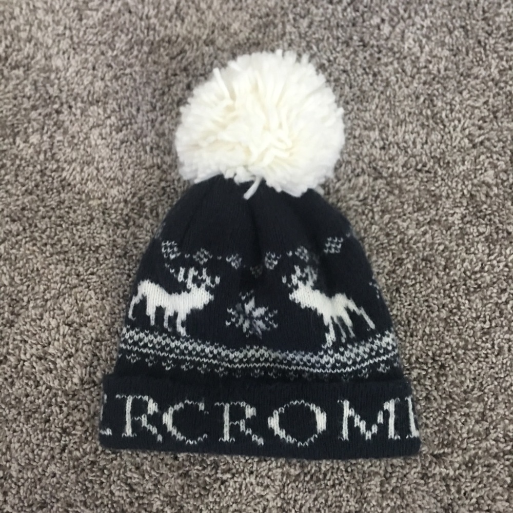 POM POM BEANIE